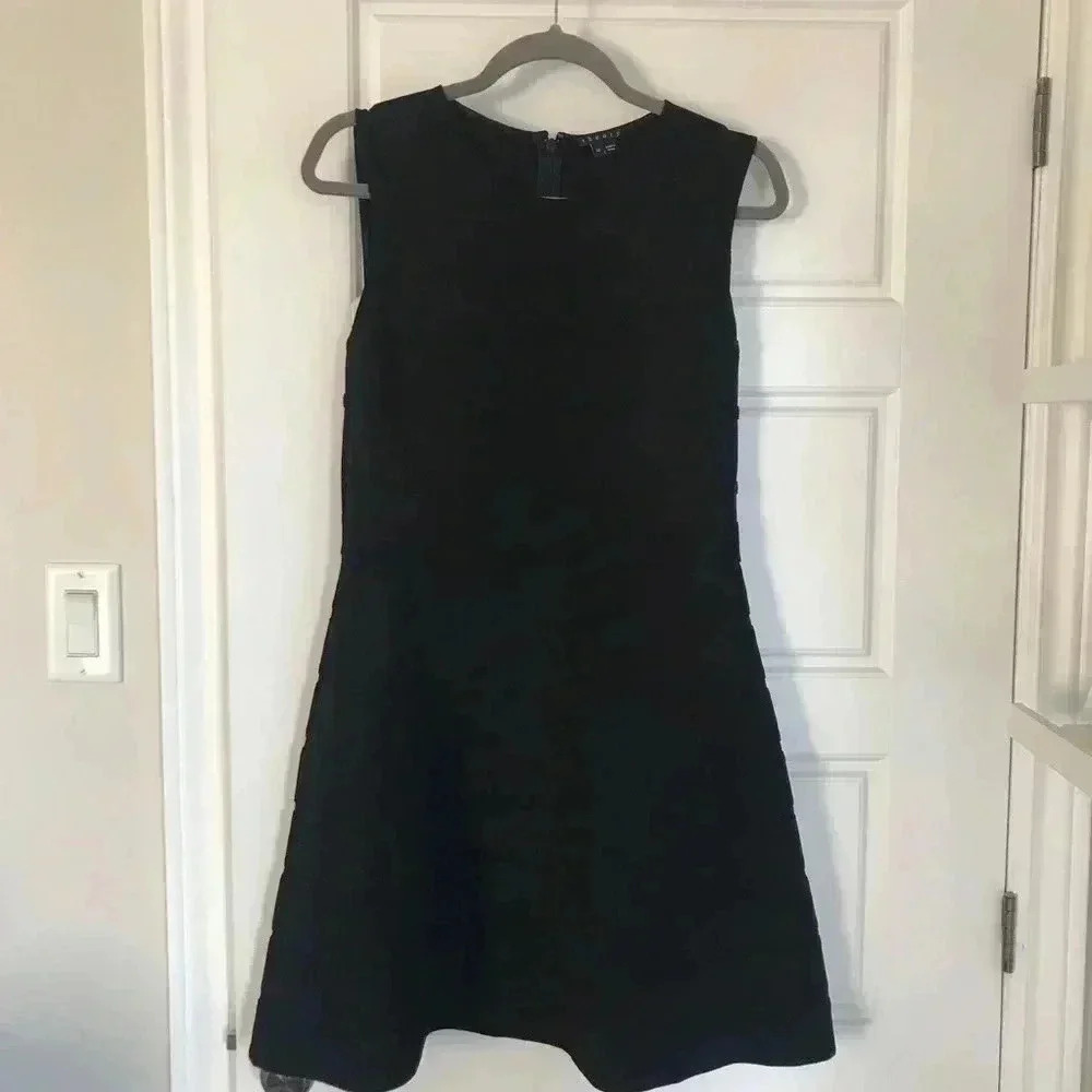 THEORY - FIT  AND FLARE BLACK DRESS - LBD - SZ10UK (6US) M.